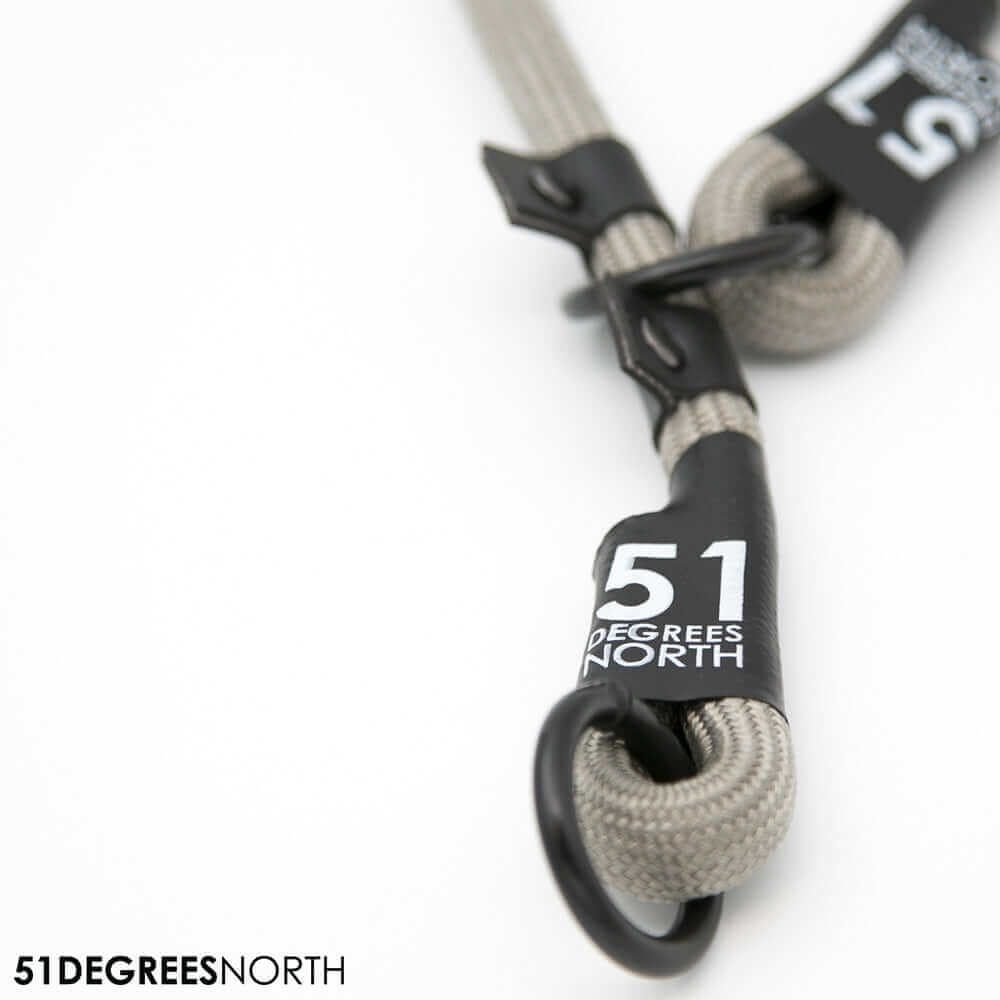 Close-up van een stevige nylon rope sliphalsband voor honden, ideaal voor training en wandelingen.